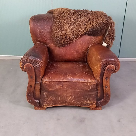 Image 1 of Poltrona in pelle borchiata del XIX secolo