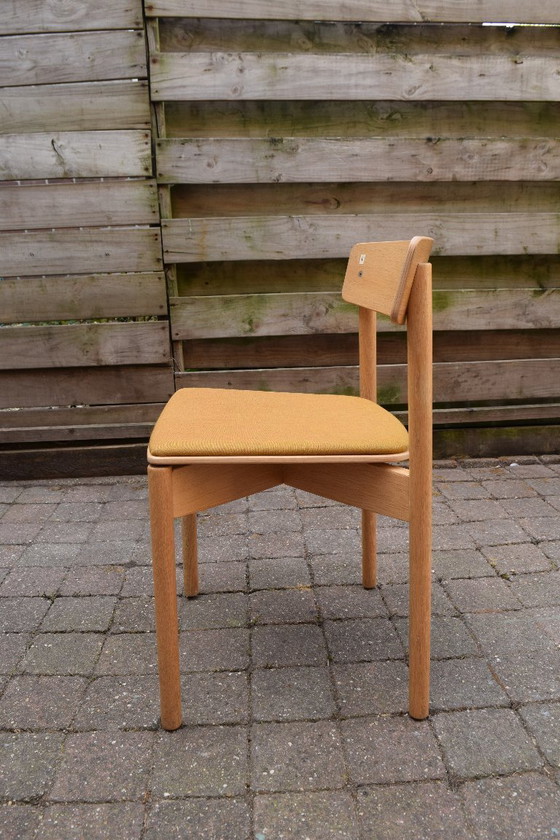 Image 1 of Set di 6 sedie TAKT Cross – Rovere / Seduta gialla