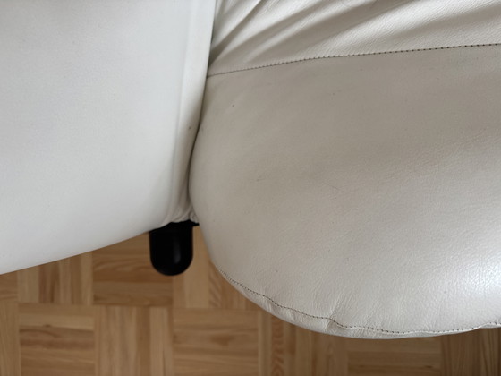 Image 1 of Poltroncina Cassina Wink in pelle bianca designer Toshiyuki Kita