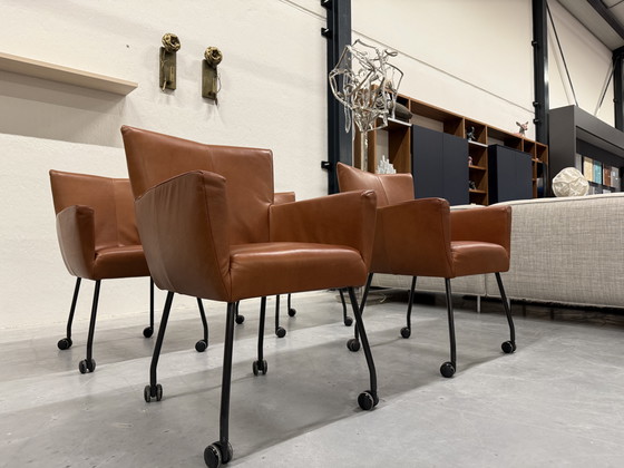 Image 1 of 4 Design On Stock Moka Eetkamerstoelen Op Wielen Cera Cognac