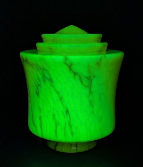 Image 1 of Clichy glass, "Skyscraper" model (Scailmont/Thabur 1925-1935), UV-reactive uranium