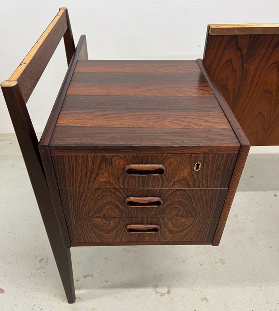 Image 1 of Escritorio "flotante" de palisandro de Gunnar Nielsen para Tibergaard, años 60.