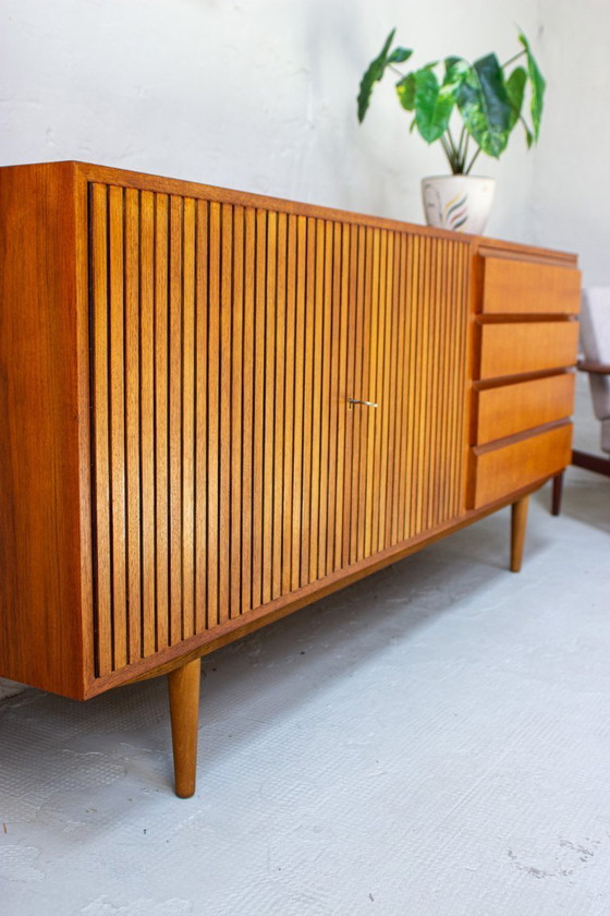 Image 1 of Credenza/cassettiera vintage in teak, stile danese di metà secolo, anni '60.
