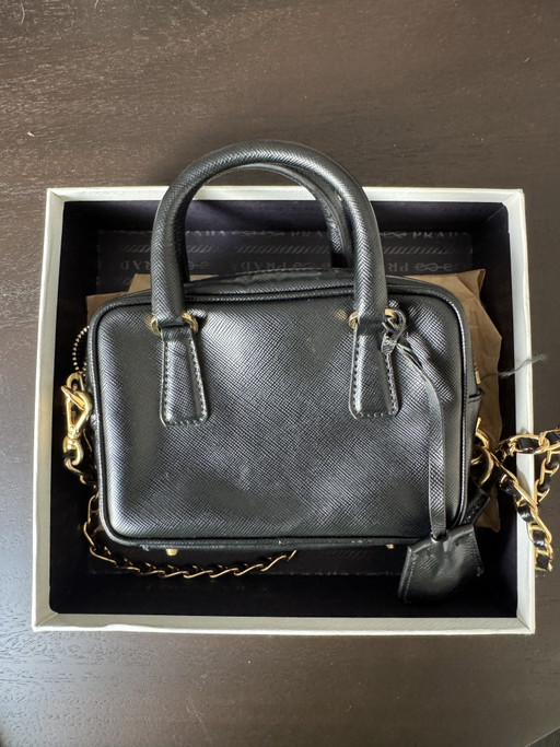 Prada Saffiano Lux Mini Bauletto BL0705 – Schwarz/Nero – Komplettset – clutches, Calfskin (photo 2 of 12)