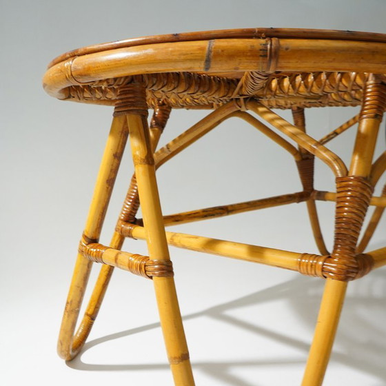 Image 1 of Rotan salontafel met ovaal blad, jaren 1950