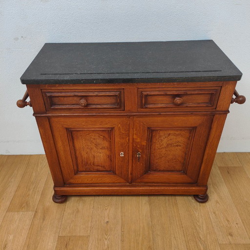 Credenza, cassettiera, comò e mobile da bagno vintage e antichi con piano in marmo.