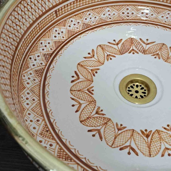 Image 1 of Lavandino marocchino con motivo floreale blu e bordo in ottone - lavabo da appoggio per bagno