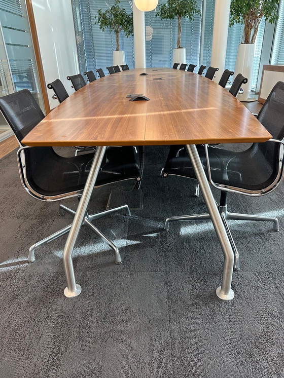 Image 1 of Stylish Twinform Task conference table - American walnut veneer - New condition