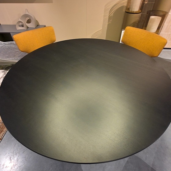 Image 1 of Leolux Columna dining table - Ø130