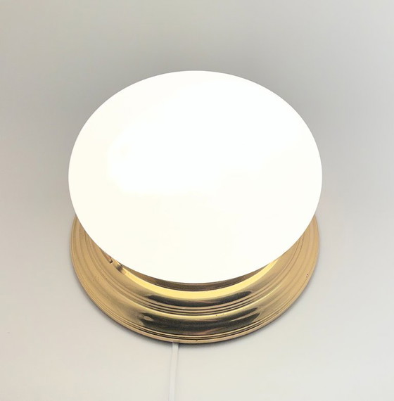Image 1 of Plafondlamp in mid-century modern stijl – Art Deco – Opaalglas & Messing