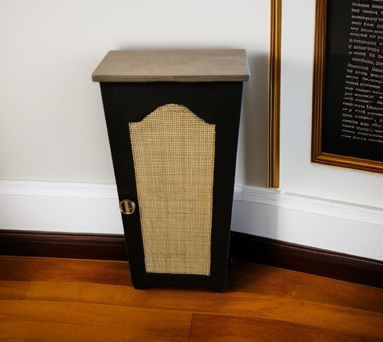 Image 1 of Bijzettafel van geverfd hout met rieten vlechtwerk - geïnspireerd op de Art Deco-stijl.