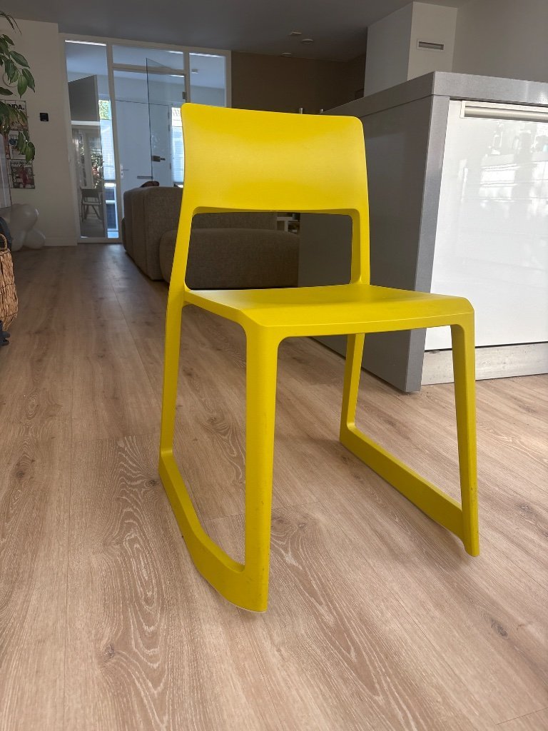 4 sillas Vitra TipTon color amarillo | €500 | Whoppah