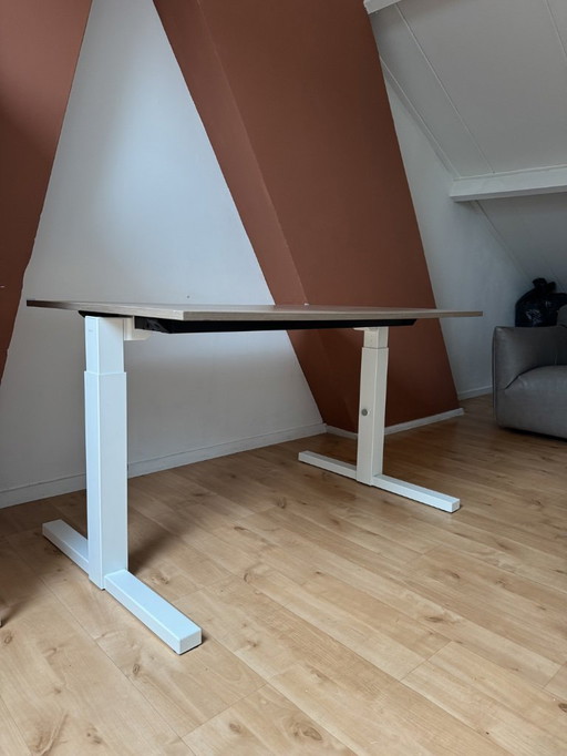 Ergonomosch Gispen bureau (zit en sta hoogte verstelbaar)