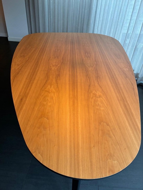 Image 1 of Table de salle à manger Leolux Bondi T02-901