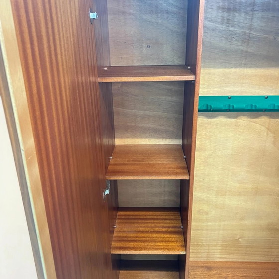 Mid Century Wäscheschrank / Waffenschrank für 5 Langwaffen und diverses Zubehör im klassischen Design, ohne (photo 12 of 12)