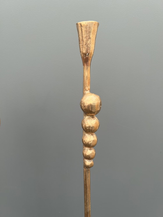 Image 1 of Brutalistische Bodenkerzenhalter aus Kupfer und Messing – 1970er Jahre
