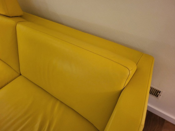 Image 1 of Divano angolare Gealux Trones, pelle gialla, 300x330, nuovo