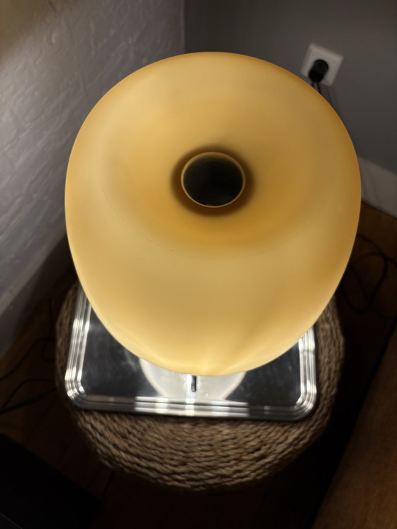 Image 1 of Foscarini lumiere tafellamp - gele kap mat - aluminium pootjes