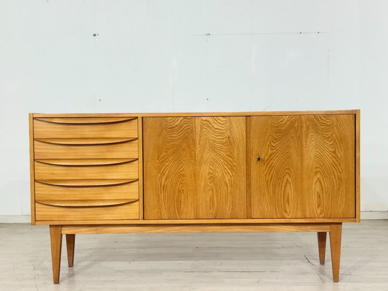 Image 1 of Aparador Hellerau serie 602 – diseño clásico de mediados de siglo – fresno