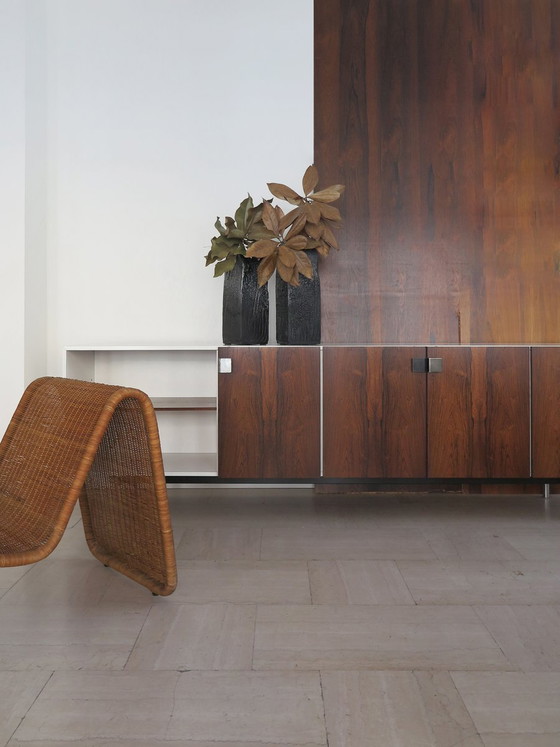 Credenza in formica bianca e legno scuro, Italia, anni '60 – Credenze con vetrina, Metallo (photo 3 of 19)
