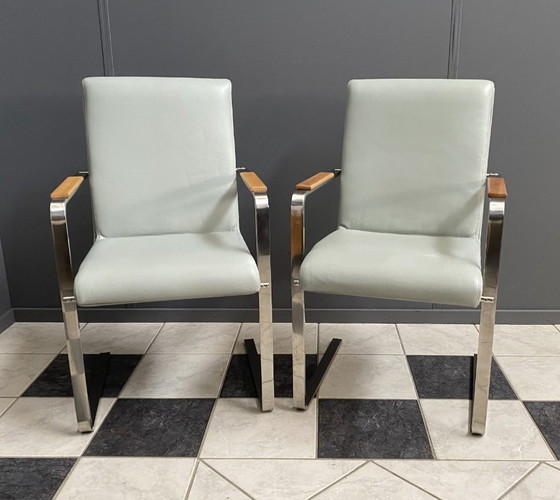 Sillas únicas de cromo y cuero gris, fabricadas bajo pedido en la década de 1980. – Sillas y sillones (photo 9 of 17)