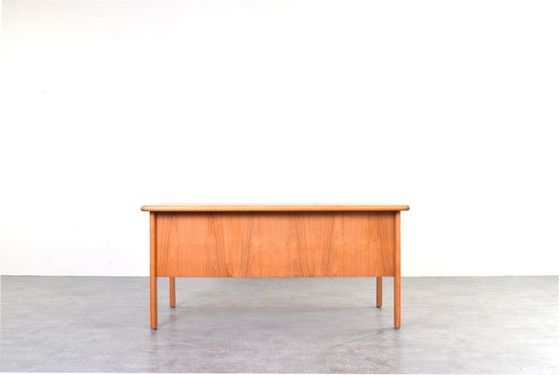 Image 1 of Bureau danois en teck du milieu du XXe siècle, années 1970.
