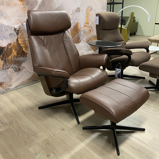 Sillón reclinable Stressless Paul con otomana