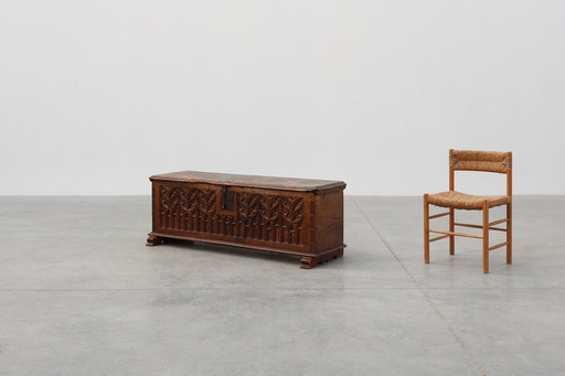 Raro Gran arcón gótico del siglo XVI tallado en roble macizo, Francia