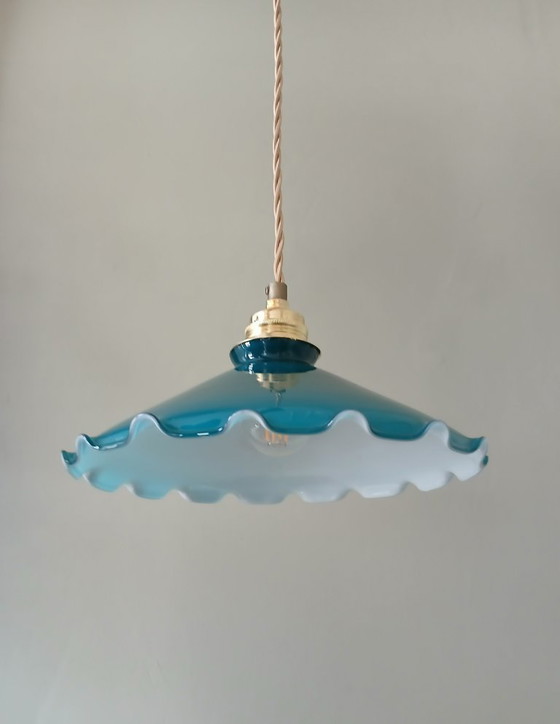 Image 1 of vintage groene opaline glazen hanglamp. Antieke plafondlamp in diep-groene kleur. 