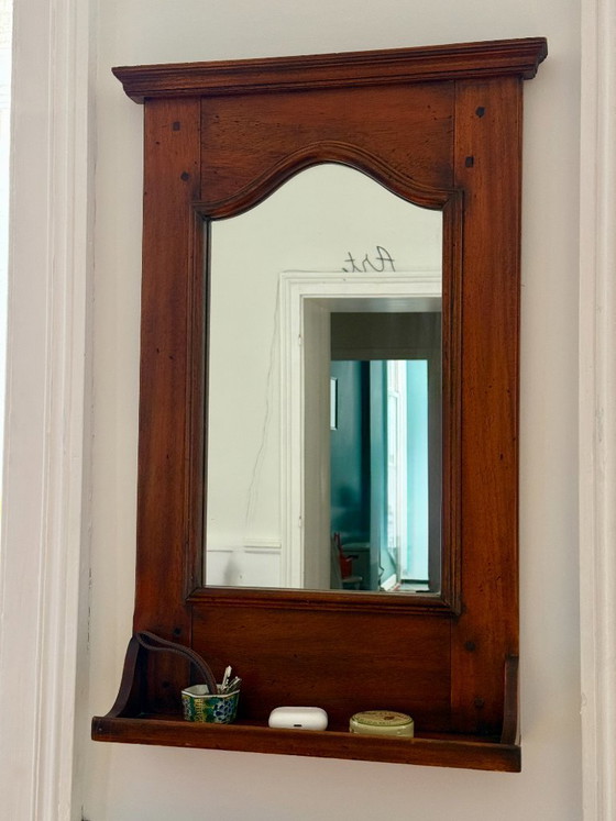 Image 1 of Miroir de toilette ancien en bois – charme classique