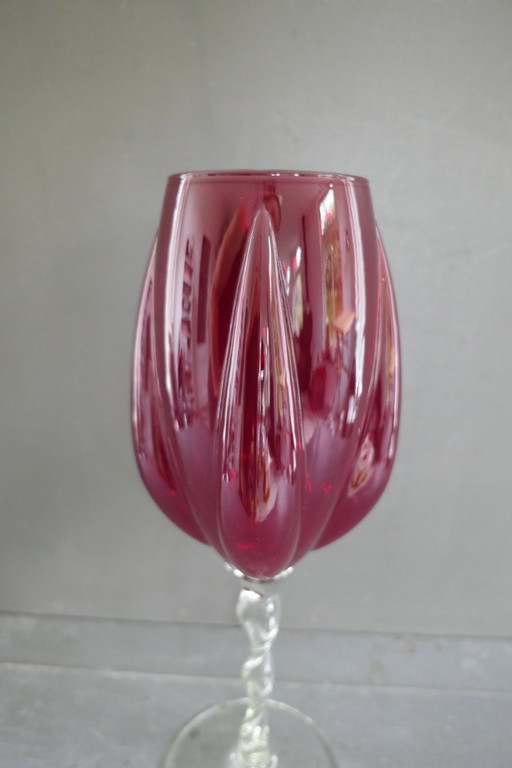 Vintage Empoli Optically Blown Glass Tulip Vase Red – vazen (photo 2 of 5)