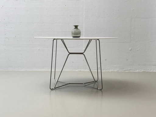 Round garden/outdoor table from Viteo