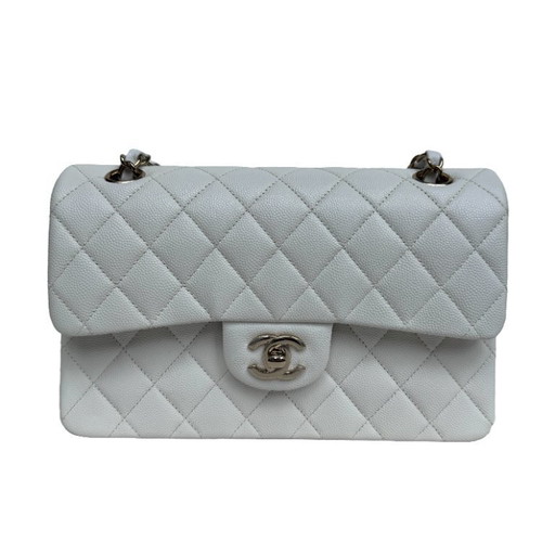 Chanel clásico con solapa pequeña