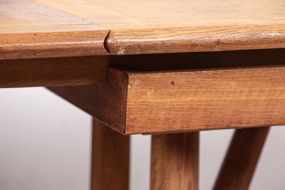 Image 1 of Très grande table de repas extensible, 320 cm, en chêne par Guillerme et Chambron pour Votre Maison 1960.
