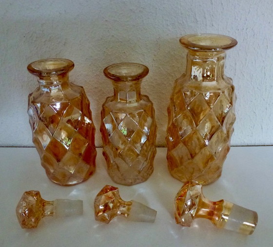 Zeldzame 7-Delige Vintage Carnival Glass Kaptafelset / Toiletset – Amber Iriserend Glas. – Decoratie, Metal (photo 3 of 10)
