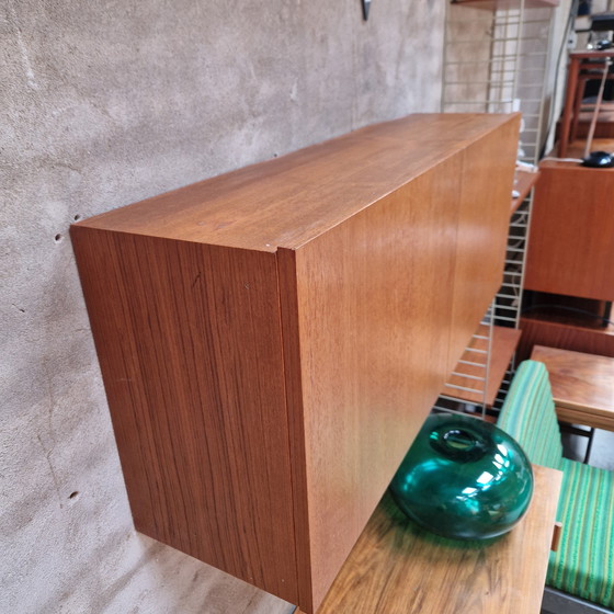 Image 1 of Buffet mural suspendu vintage des années 1960