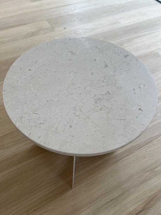Image 1 of Menu Androgyne sidetable marble top