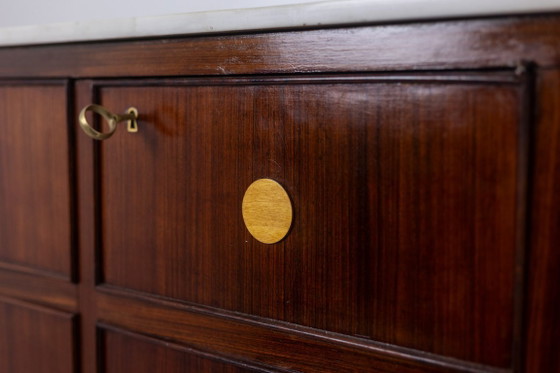 Image 1 of Een trompe-l'oeil dressoir van palissanderhout. Jaren 50.