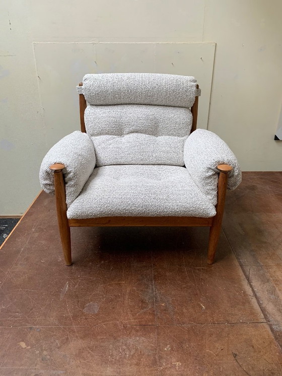 Image 1 of Flauschig & funktionell - Original Eric Merthen Sessel aus weißem Mischbouclé