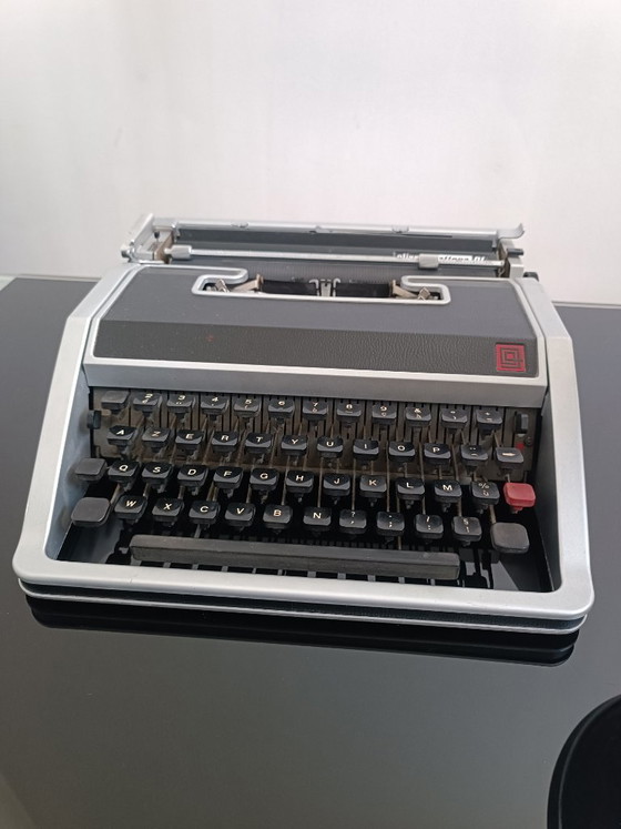Image 1 of Machine a écrire Lettera DL par E. Sottsass Olivetti 1965 FF Coppola Le Parrain