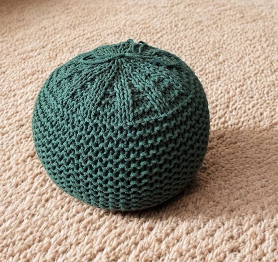 Image 1 of Pouf tricot rond