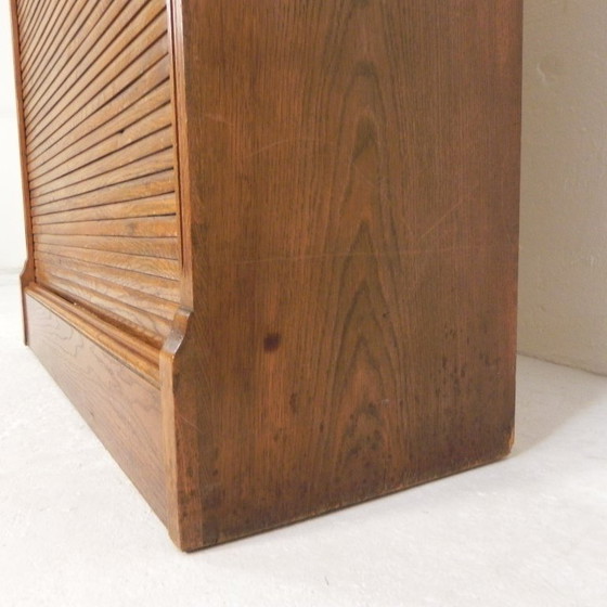 Image 1 of Cassonetto per tapparella alto 229 cm con due ante una sopra l'altra, anni '30