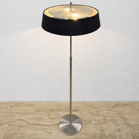 Lámpara de pie Van De Heg Design, cromada / Pantalla negra acanalada (diseño holandés) – Lámparas de pie (photo 3 of 15)