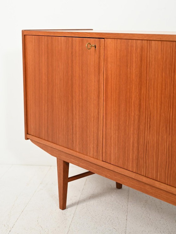 Image 1 of Buffet scandinave en teck des années 1950-1960