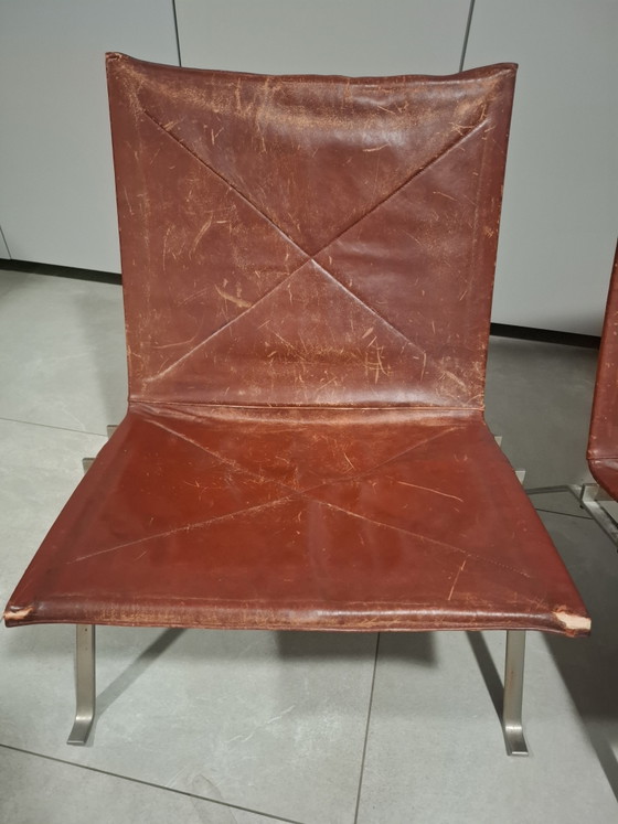 Set of 2 Vintage PK22 Armchairs - PK22 – Fritz Hansen, Chairs and lounge chairs, Leather, Metal (photo 3 of 9)