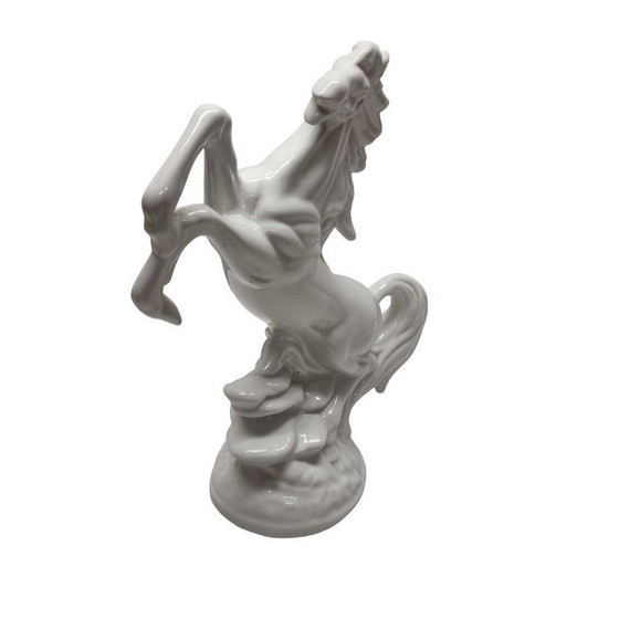 Image 1 of Cavallo rampante in ceramica d'epoca