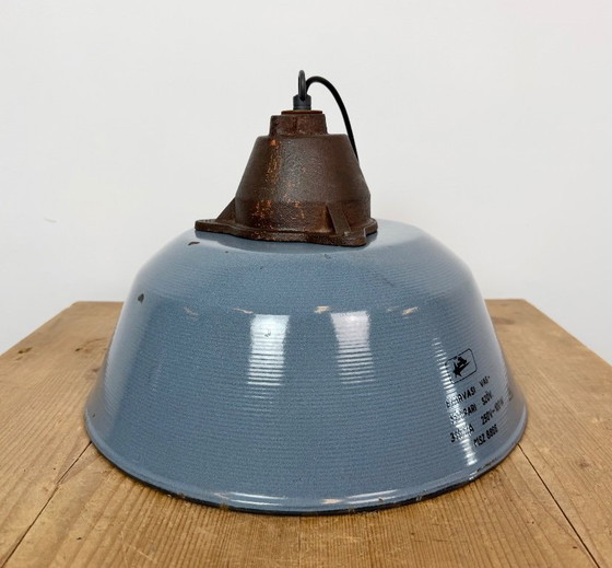 Lampada a sospensione industriale in smalto grigio e ghisa, anni '60 – Szarvasi, Lampade a sospensione (photo 13 of 18)