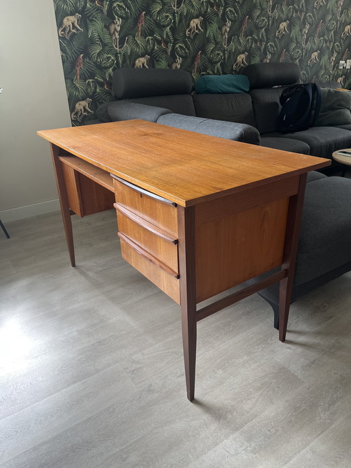 Retro Bureau