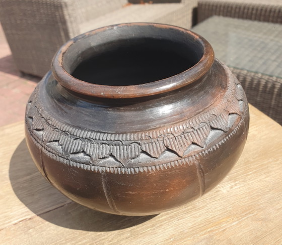 Beautiful and 100% Original African Clay Pot (Ukhamba Beer Pot) from South Africa. – Vases, Ceramic (photo 8 of 11)