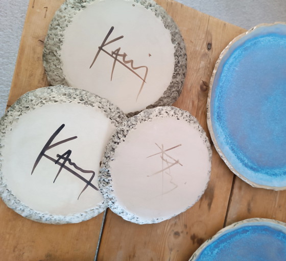 Image 1 of 7 handgefertigte Keramikteller von Kari Ceramics